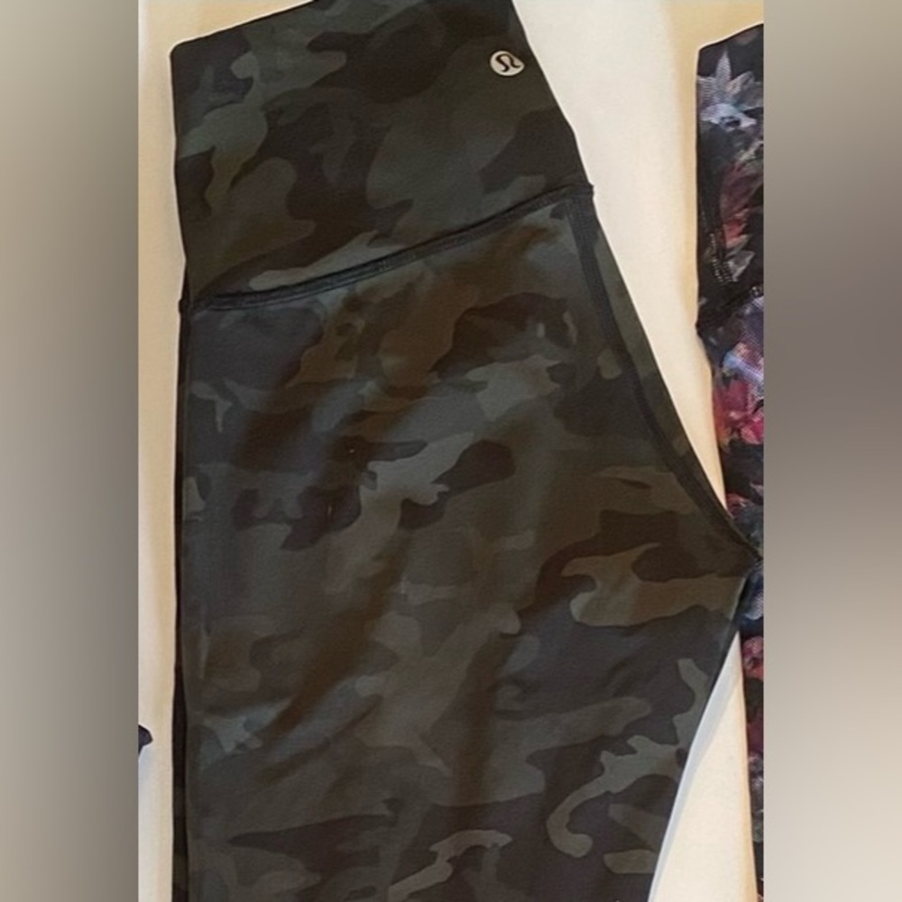 lululemon athletica Women's Camouflage Leggings - Dark Green